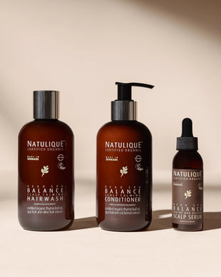 Natulique Balance Conditioner 250 ml - in donkere setting, productlijn samen