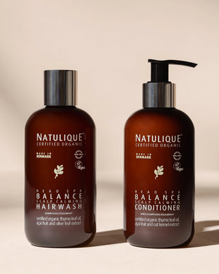 Natulique Balance Hairwash 250 ml - in donkere setting, met conditioner duo